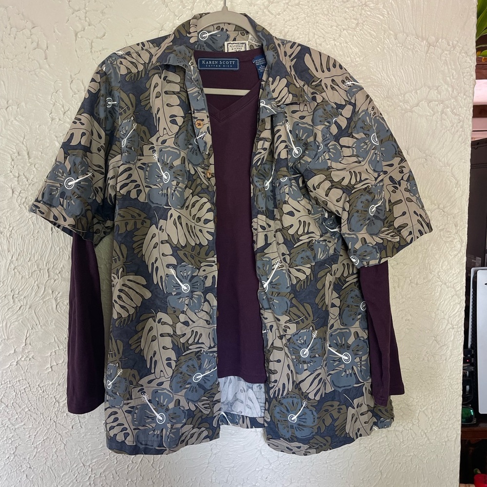 Good condition, wooden buttons